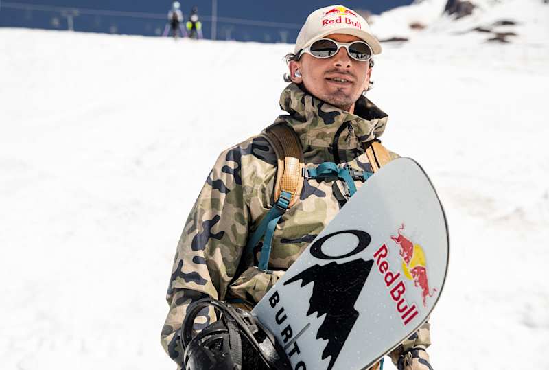 Miyabi Onitsuka – Snowboarding Slopestyle