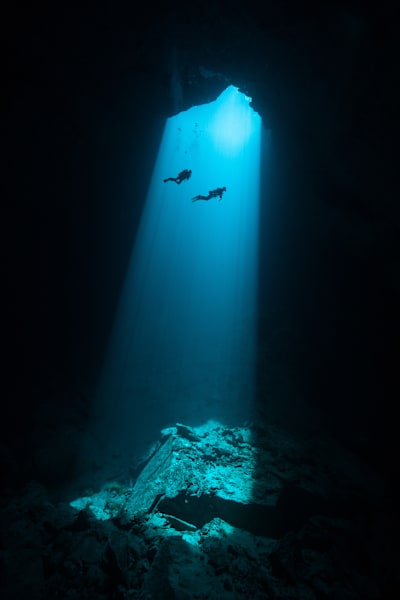 Peter Rogers and Cheryl Bass particpate in a sinkhole dive in South Australia.