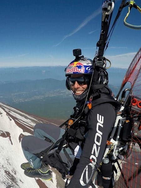 Pál Takáts takes a selfie with Mount Fuji