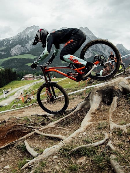 The Scottish Downhiller goes through the Leogang roots section