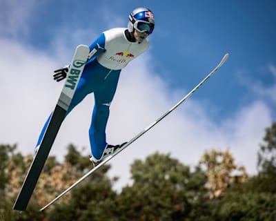 Ryoyu Kobayashi: ski jumper wins Four Hills title