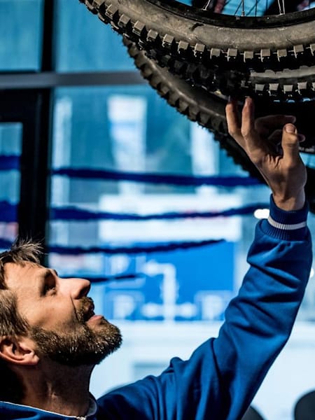 Mecánico en Leogang DH World Cup 2016.