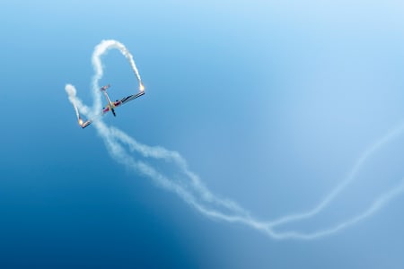 Pro Meter Höhe gleiten moderne Segelflugzeuge bis zu 60 Meter weit.