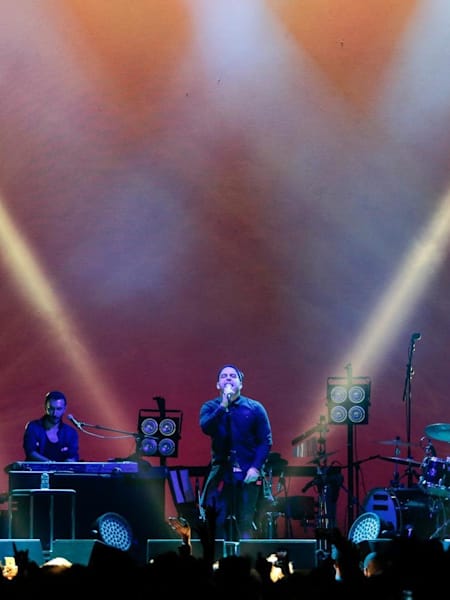 Athena 2017'de Zeytinli Rock Festivali sahnesinde olacak