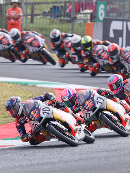Kristian Daniel Jr participe à la deuxième course de la Red Bull MotoGP Rookies Cup, au Mugello, en Italie, le 22 juin 2025.
