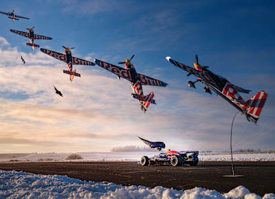 28 listopada 2025 r. w Czechach Martin Šonka i Red Bull Racing odsłonili nowe barwy Oracle Red Bull Racing dynamicznym pokazem lotniczym na tle zaśnieżonego krajobrazu.