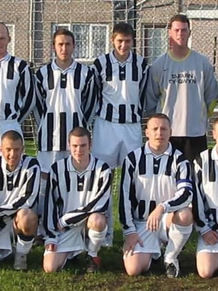 Llanfairpwllgwyngyllgogerychwyrndrobwllllantysiliogogogoch F.C.