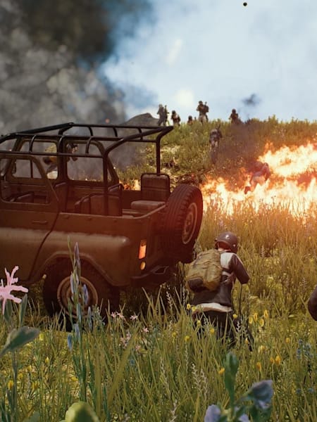 A screenshot of a large fight in PUBG.