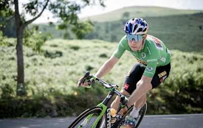Wout van Aert descending the Col de Val Louron-Azet during Stage 17 from Saint-Gaudens to Peyragudes of the 2022 Tour de France.