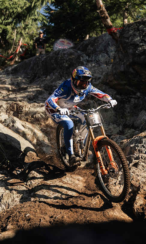 Asa Vermette si esibisce al Red Bull Hardline a West Vancouver, in Canada, il 16 ottobre 2026.