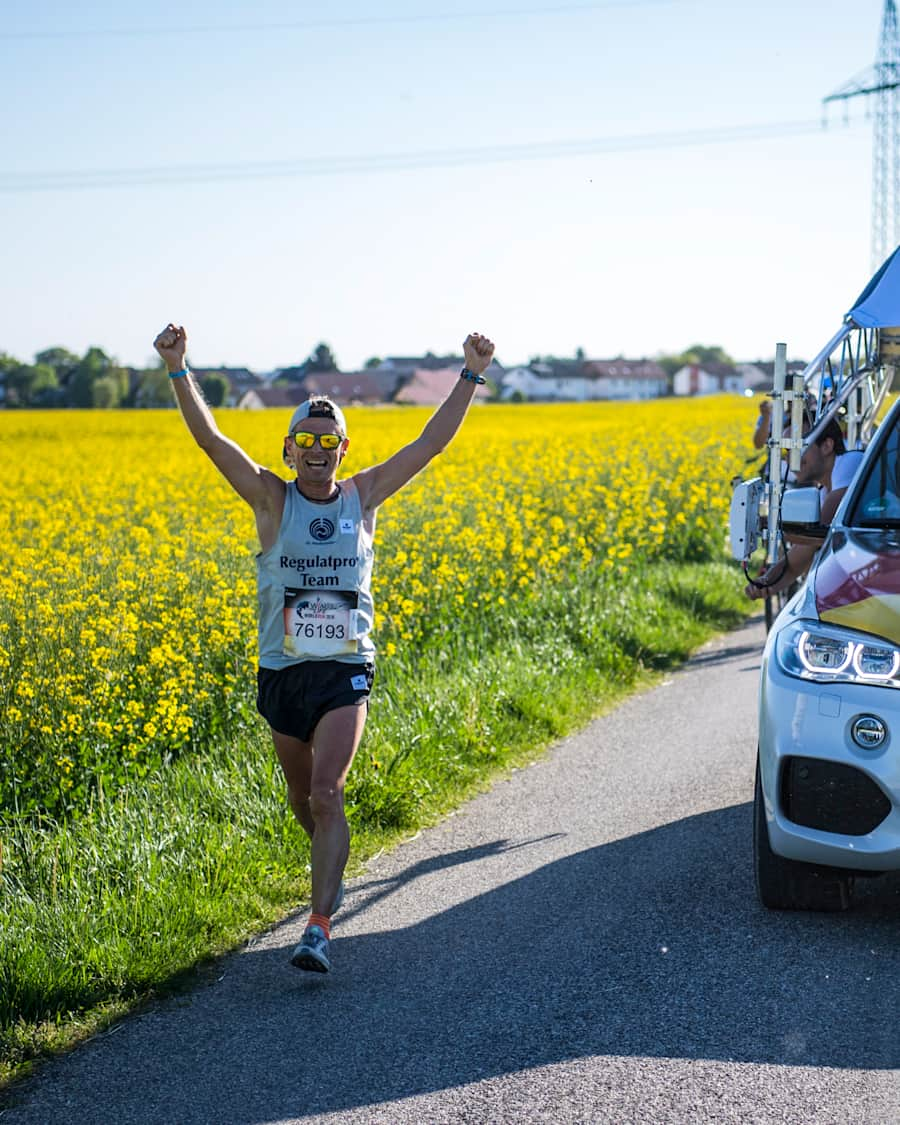 7 лет с забегом Wings for Life World Run