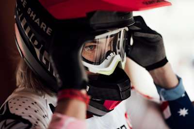 Tracey Hannah adjusts her goggles ahead of the race at Val di Sole.
