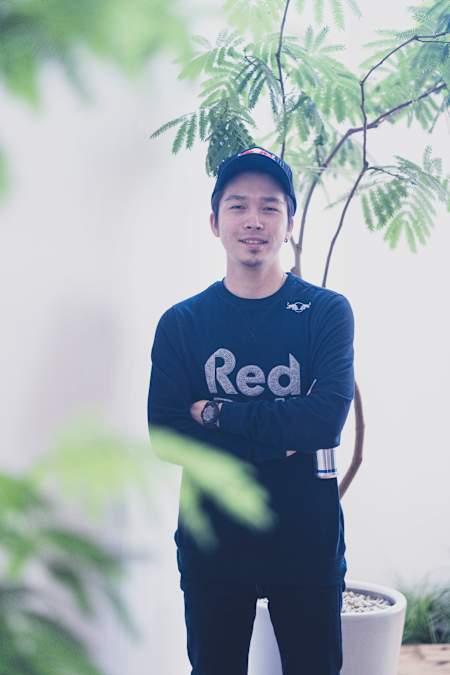 地元・広島で『ストIV』のサガット使いとして頭角を現し、上京とともにプロ入りしたガチくん（本名： 金森識裕）。『ストⅤ』では世界有数のラシード使い。