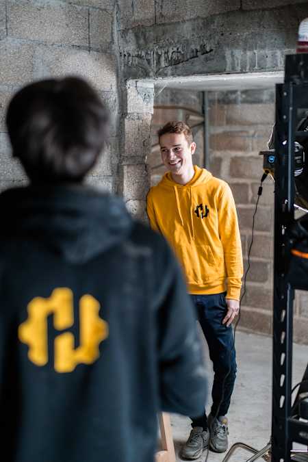 Le youtubeur-bricoleur de génie Henri Hihacks lors de son passage sur la chaine Red Bull Checkpoint.