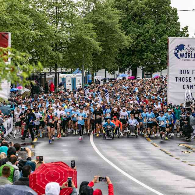 Des foules de coureurs enthousiastes se rassemblent à Zug, en Suisse, pour la course mondiale 2025 Wings for Life, s'unissant pour une noble cause lors de cet événement mondial emblématique