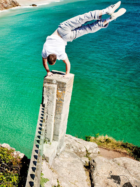Tim Schieff performing during a roadtrip in Penzance.