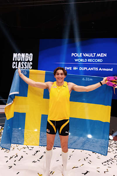 Armand Duplantis saltó 6,31 m para batir el récord del mundo por 15ª vez en el Mondo Classic el 12 de marzo de 2026 en Uppsala, Suecia.