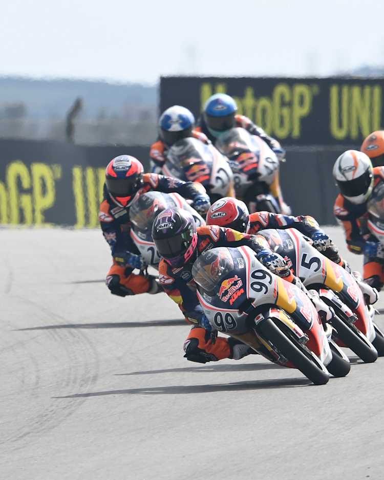 RedBullレプリカMサイズ Amazon.co.jp: [CLUB WINNERS] 2025 オラクル レッドブル F1