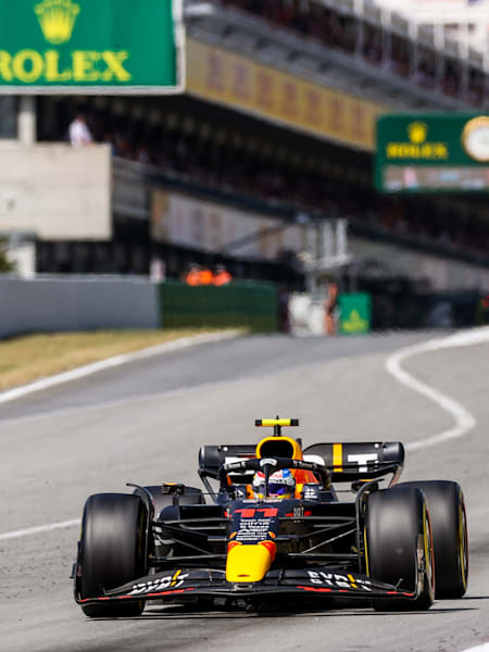 Sergio Pérez y Max Verstappen en el Gran Premio de F1 en Montmeló, España.