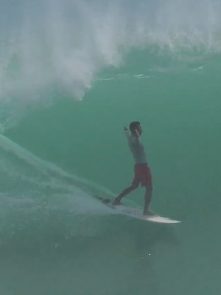 Mega Semadhi thanks the gods at Padang Padang