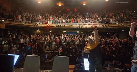 Fans Cheer at Capcom Cup 2014