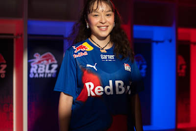 RBLZ_Ebru from RBLZ Gaming at the photo shoot for the FC 26 Season.