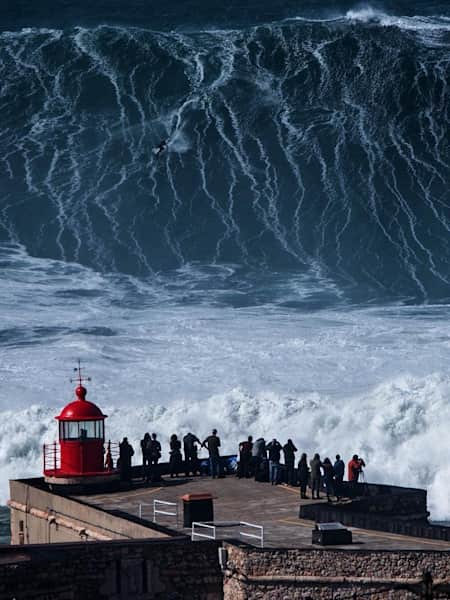 Big Wave Surfing Nazare *video* | Red Bull Surfing
