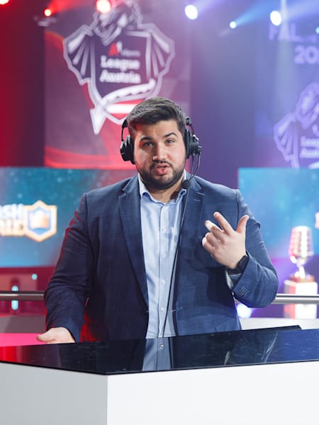 Seine Freizeit verbrachte Amir die vergangenen 11 Jahre als Spieler in der Austrian Football League, doch heute kennt man „Shredmir“ als Caster der A1 eSports League.