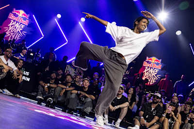 Luwam schaut in Richtung World Final.