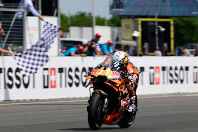 L'Espagnol Pedro Acosta pilote sa moto lors d'un Grand Prix de MotoGP.