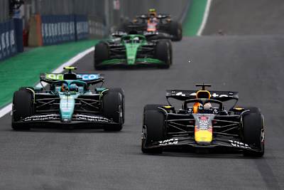 Max Verstappen en route pour un podium lors du Grand Prix de Formule 1 du Brésil sur le circuit Interlagos à São Paulo.