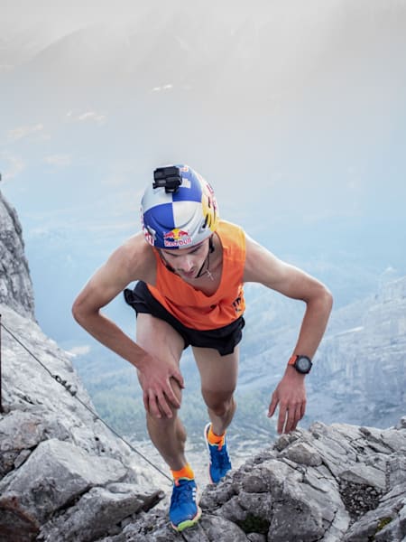 Ski mountaineer and mountain runner Anton Palzer runs along the high alpine Watzmanngrat on the way to a new record time.