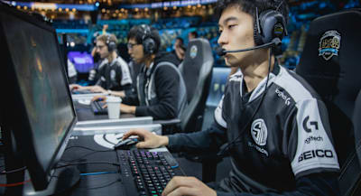 Immortals found themselves losing fights due to the right support plays.