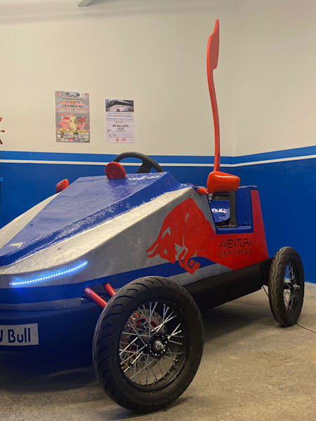 Red Chocón Bull, la creación de Burganes Xiguiri Team para el Gran Premio Red Bull Autos Locos.