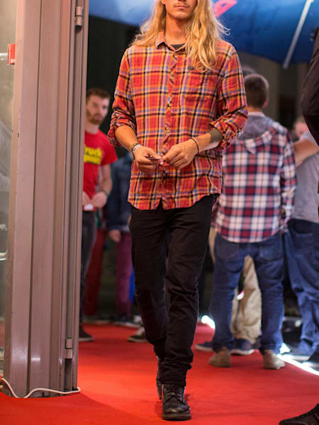 Der schwedische Freeskier Jacob Wester bei seiner Ankunft zur Premiere des McConkey Movies in Annecy (Frankreich).