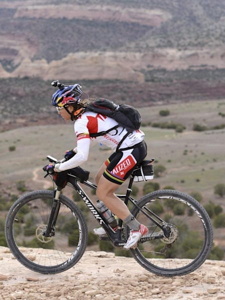 La VTTiste d'endurance Rebecca Rusch lors de son record sur le Kokopelli Trail à Virgin dans l'Utah.