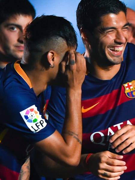 jugadores de futbol de aspecto divertido