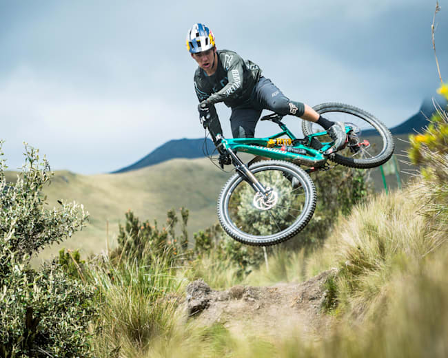 Rob Warner Ride En Vtt Sur Les Meilleurs Spots Du Monde