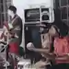 Aláfia durante una actuación en vivo