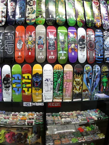Buying your first skateboard: Guide and beginners' tips