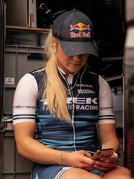 Evie Richards durante la Copa del Mundo UCI XC en Nové Město na Moravě, República Checa, el 26 de mayo de 2019.