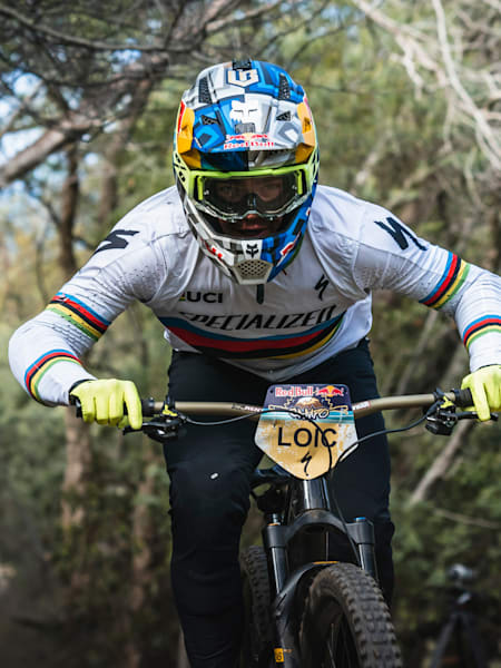 Loïc Bruni roule en VTT pendant le Red Bull Campo 2022.