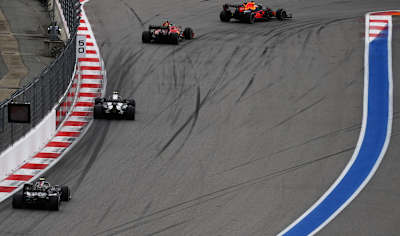 Max Verstappen lors de son comeback au Grand Prix de Russie de Formule 1 2021.
