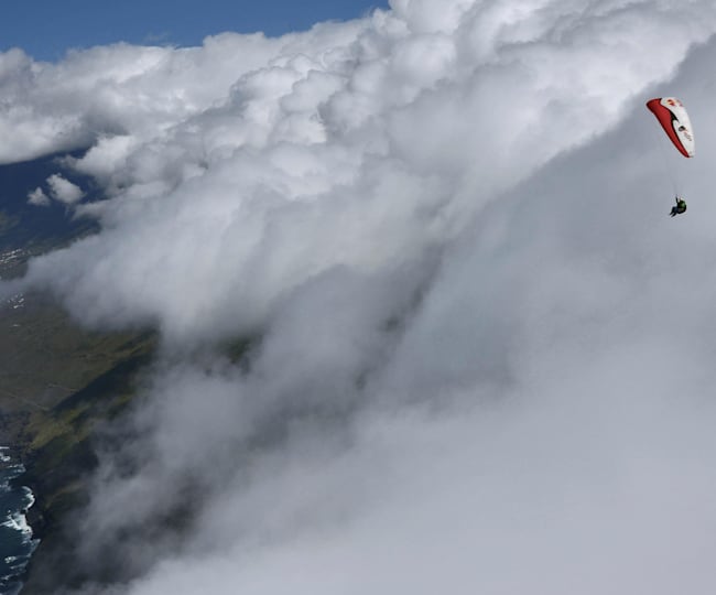 Acrobaties Dans Les Nuages D El Hierro