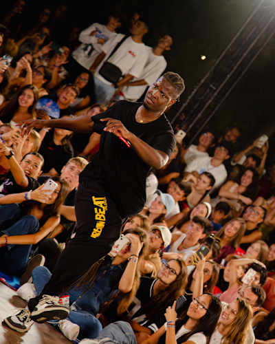 Kenan, ganador de Red Bull Dance Your Style, baila durante la Final Nacional.