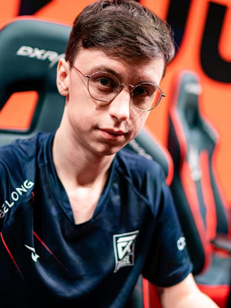 A picture of Caedrel, a jungler for the LoL team excel