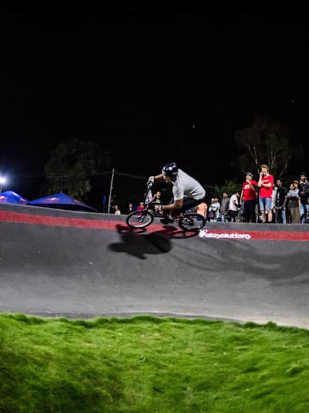 Bmx deals bike track