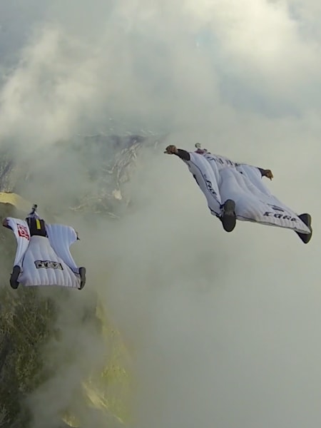 Wingsuit flying: Crazy headcam footage **Videos**