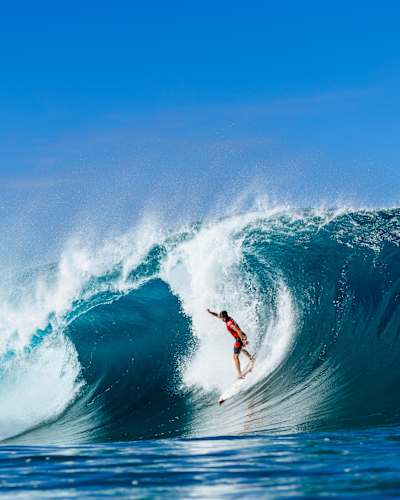 Griffin Colapinto of the United States surfs in Heat 4 of the Opening Round at the Lexus Pipe Pro on January 31, 2024 at Oahu, Hawaii