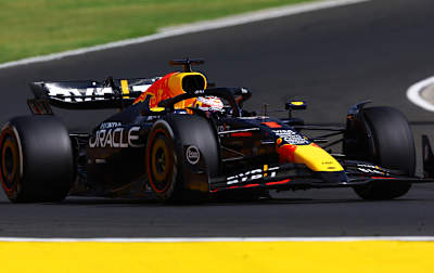 Max Verstappen geç pit stop'lar ile avantaj kovaladı